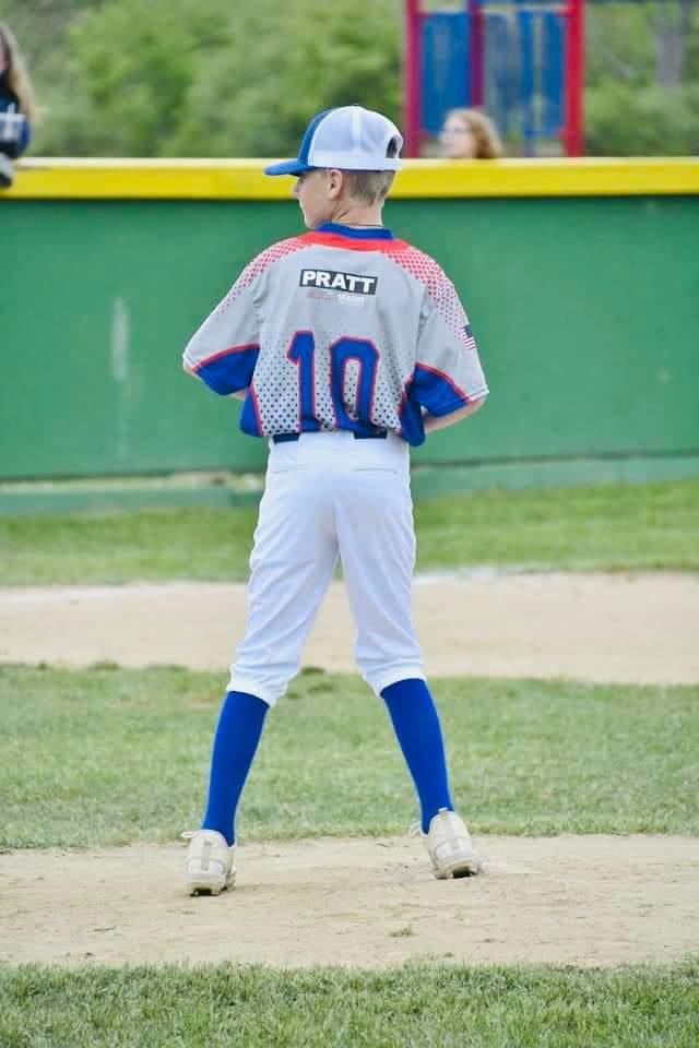 1e690720346f485a8b28d07ab345b7bb_640x960