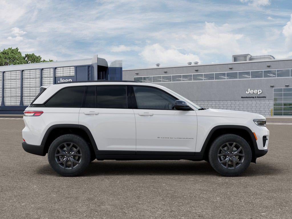 2027 Jeep Grand Cherokee GRAND CHEROKEE LAREDO X 4X4