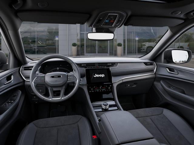 2025 Jeep Grand Cherokee Laredo 4x4