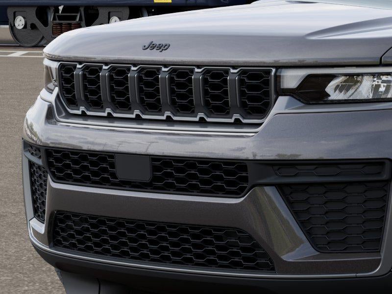 2026 Jeep Grand Cherokee Laredo Altitude 4x4