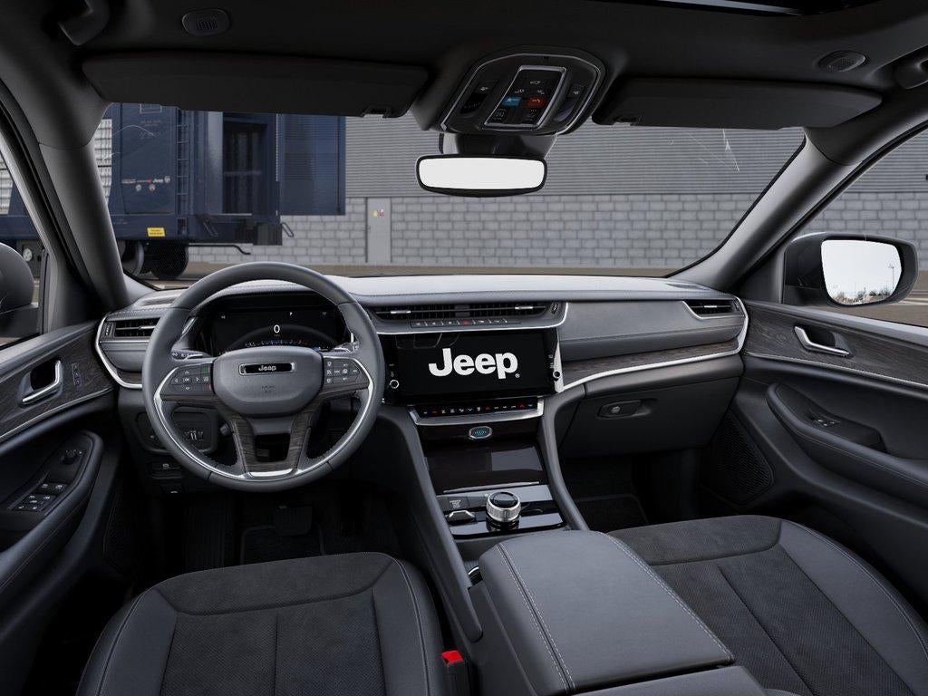 2026 Jeep Grand Cherokee Laredo Altitude 4x4