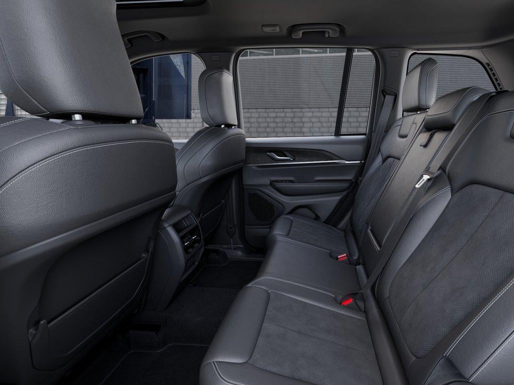 2026 Jeep Grand Cherokee Laredo Altitude 4x4
