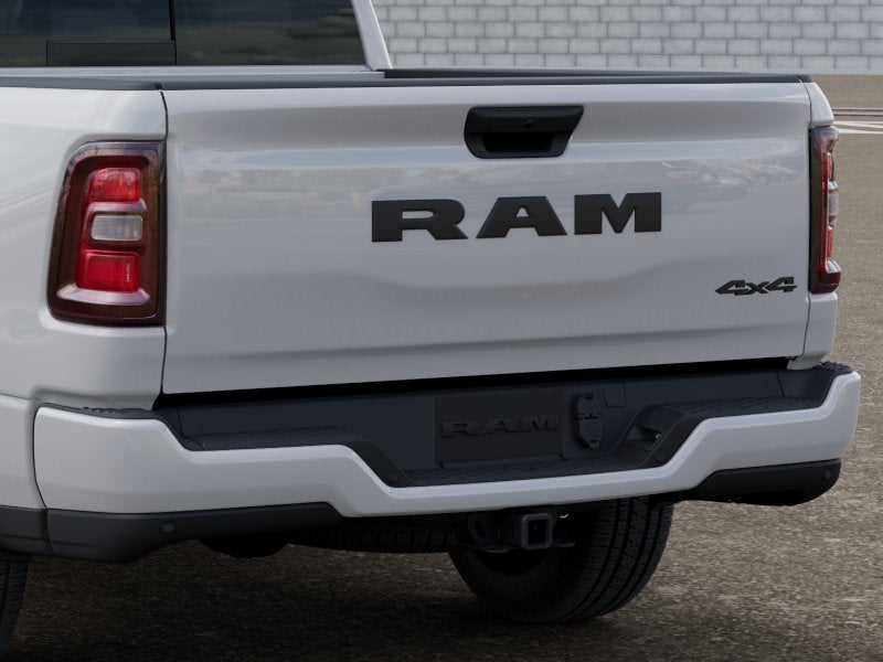 2026 RAM 1500 Express 4x4 Crew Cab 5'7" Box
