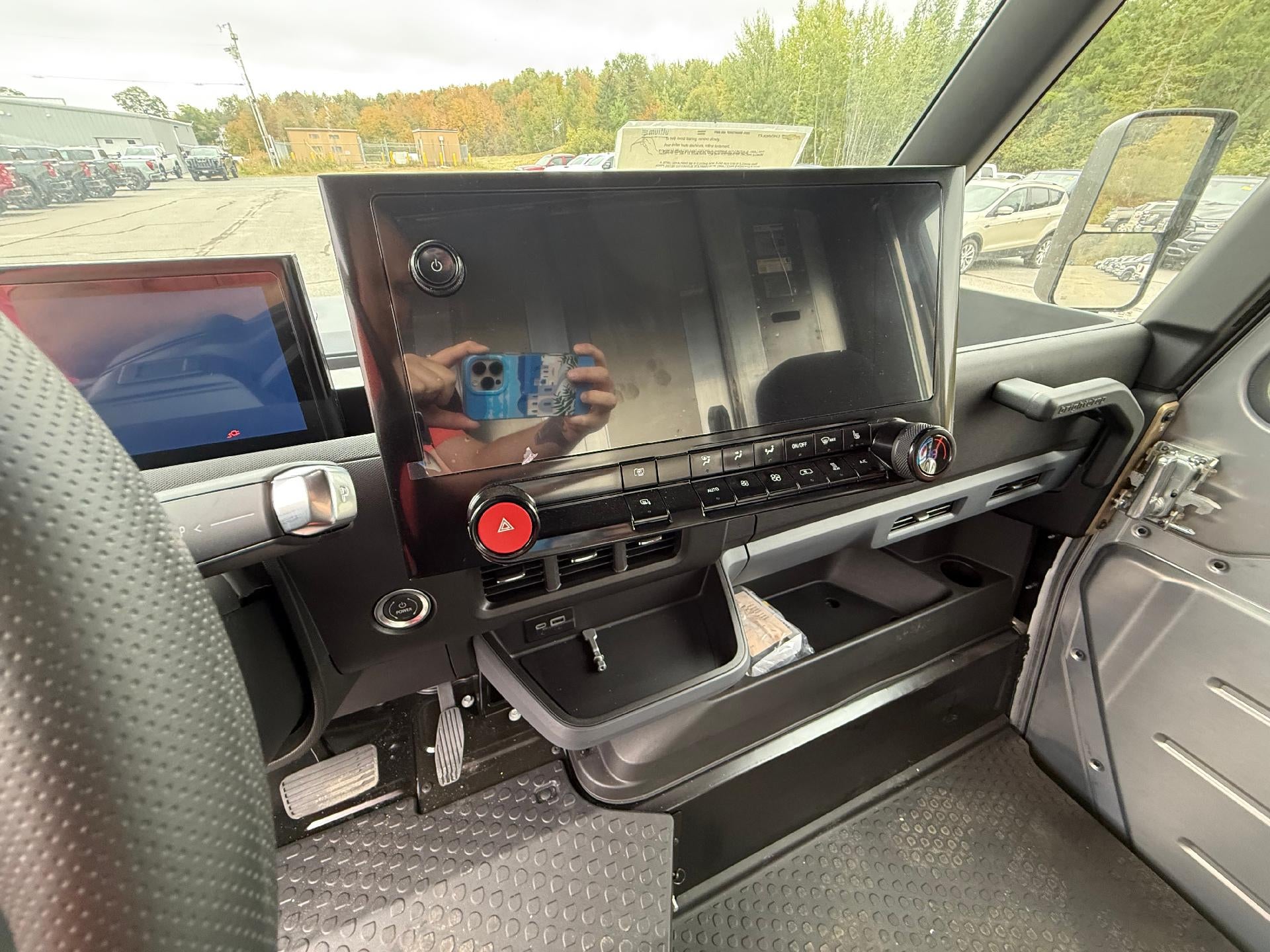 2025 Chevrolet BrightDrop 400 AWD 400