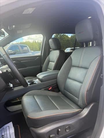 2025 GMC Acadia AT4
